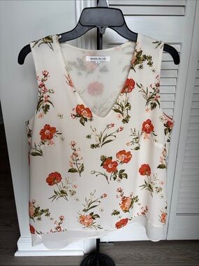 Rose & Olive Cream Floral V-Neck Sleeveless Blouse